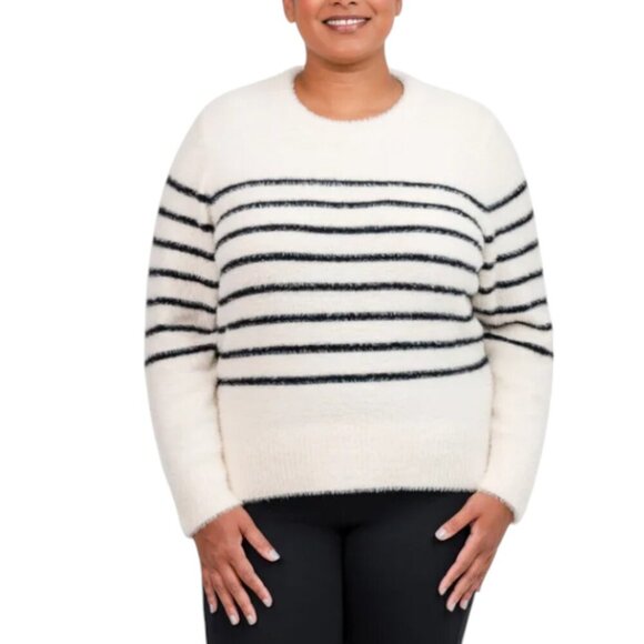 NEW Bleu Gray Long Sleeve Eyelash Crewneck Sweater | Navy - Picture 2 of 4